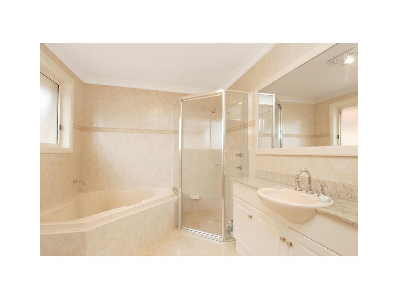 2 Brookpine PL, West Pennant Hills NSW 2125