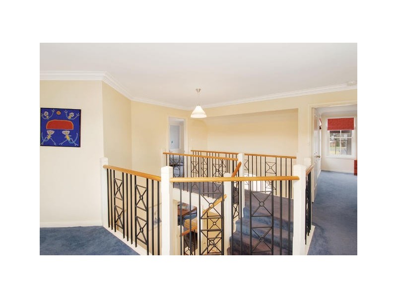 2 Brookpine PL, West Pennant Hills NSW 2125