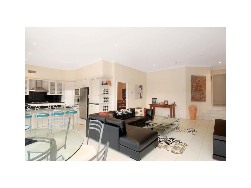 2 Brookpine PL, West Pennant Hills NSW 2125