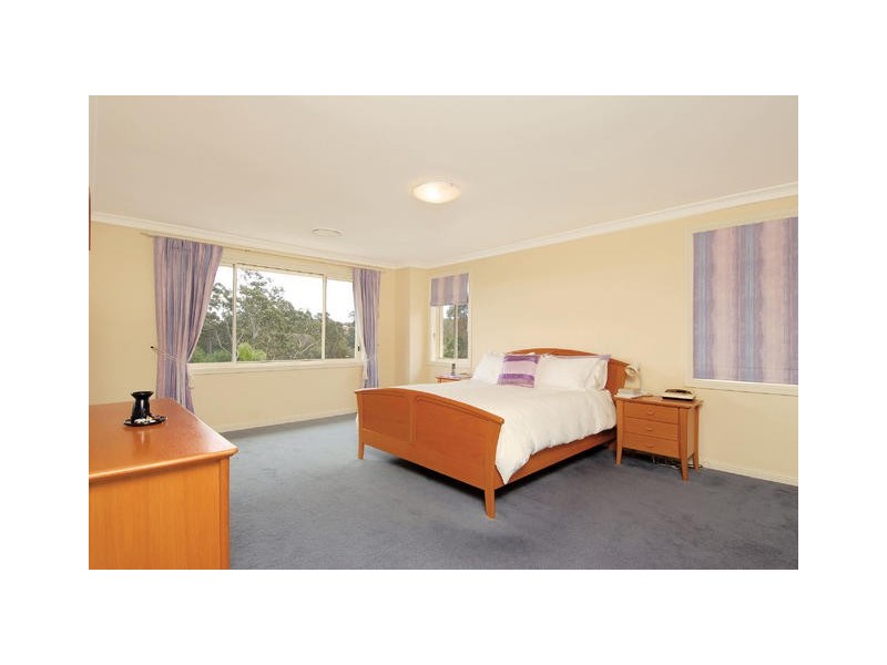 2 Brookpine PL, West Pennant Hills NSW 2125
