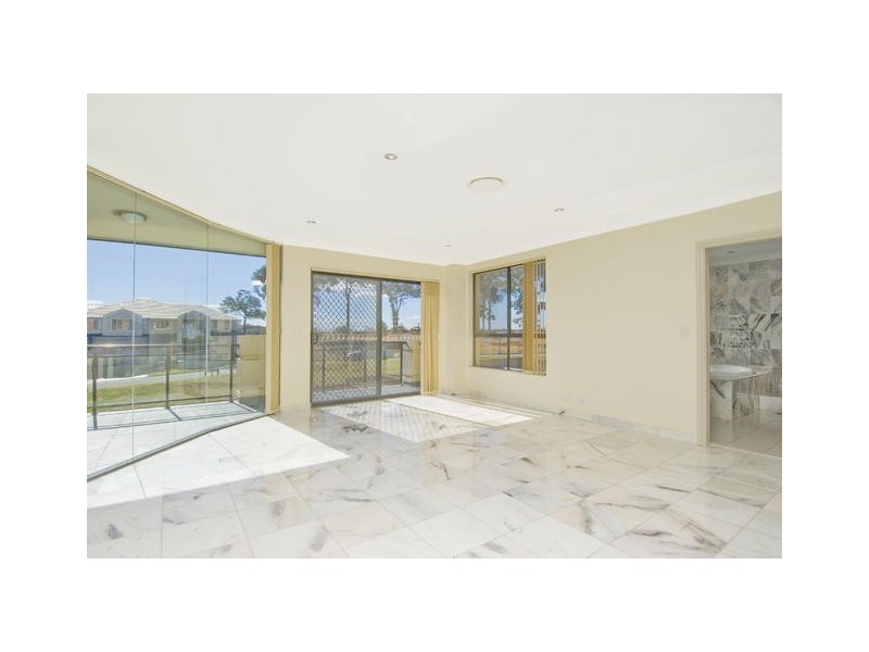 13 Pipersbrook Cres, Bella Vista NSW 2153