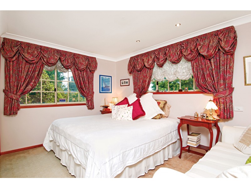 6 John Savage Crescent, West Pennant Hills NSW 2125