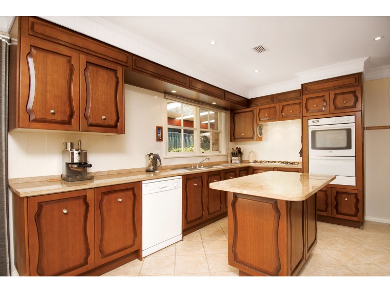 4 Kay Cl, Cherrybrook NSW 2126