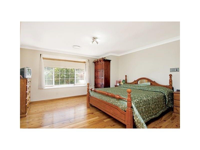 15 Wongajong Cl, Castle Hill NSW 2154