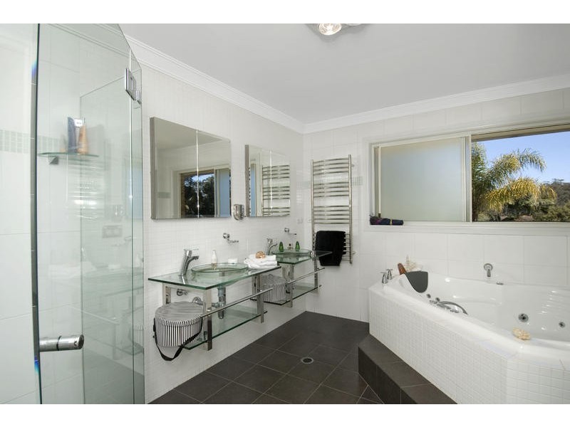 8 Corella Crt, West Pennant Hills NSW 2125