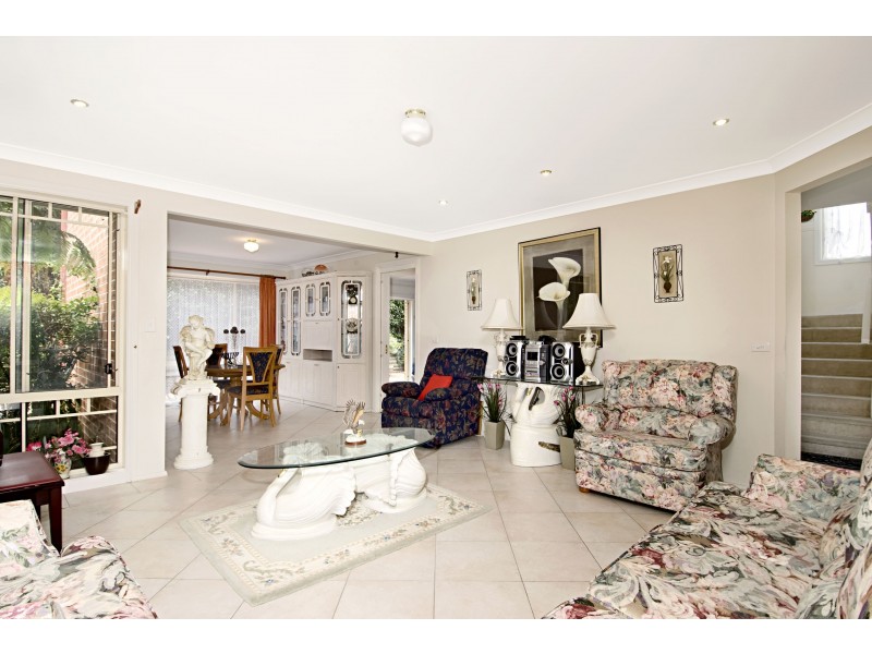 17 Bellenden Pl, Dural NSW 2158