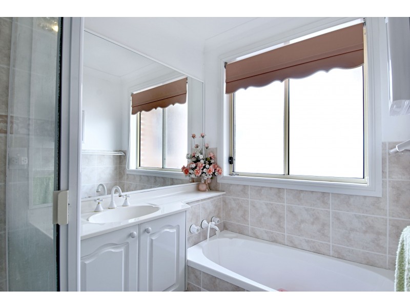 17 Bellenden Pl, Dural NSW 2158