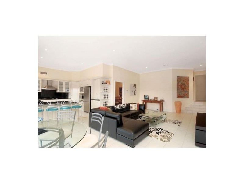 2 Brookpine Pl, West Pennant Hills NSW 2125