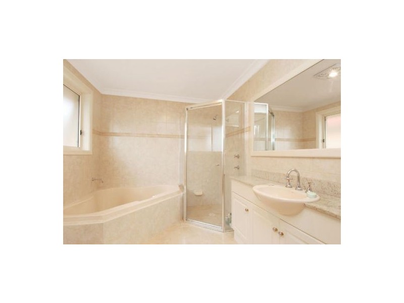 2 Brookpine Pl, West Pennant Hills NSW 2125