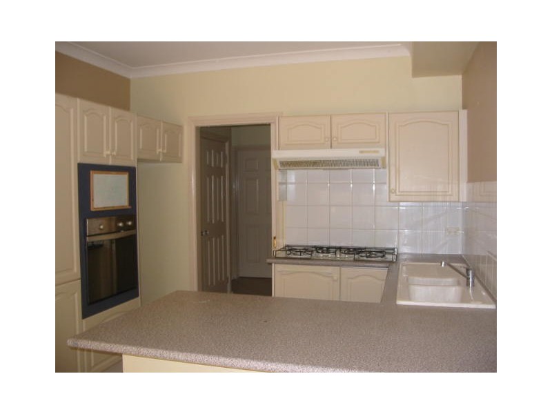 18 Kingussie Ave, Castle Hill NSW 2154