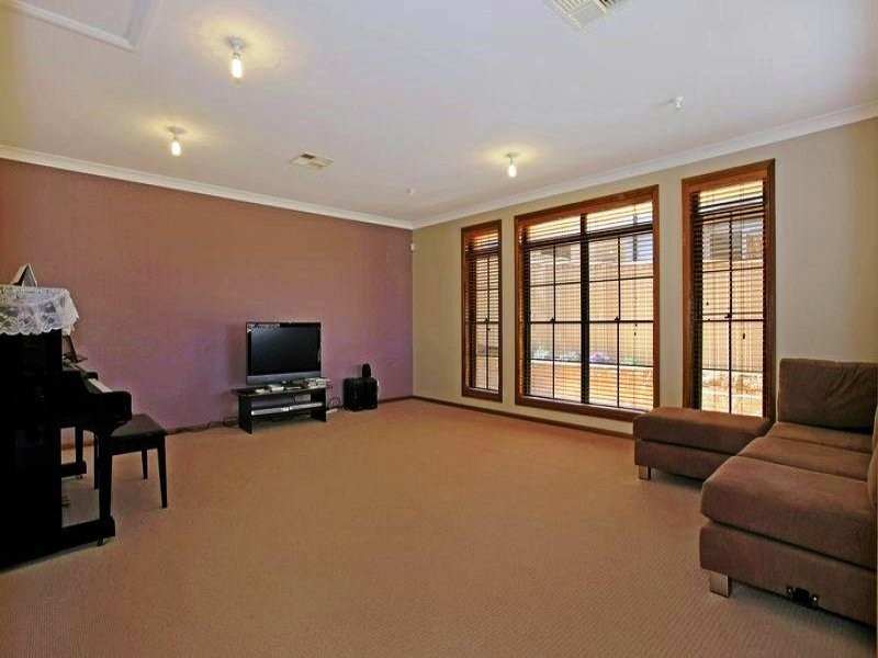 38 Radiata Avenue, Baulkham Hills NSW 2153