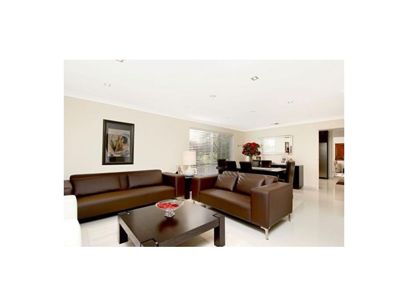 4 Bishopsgate Avenue, Castle Hill NSW 2154