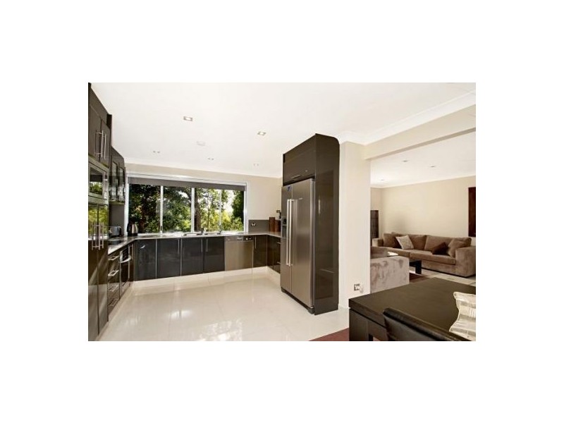 4 Bishopsgate Avenue, Castle Hill NSW 2154