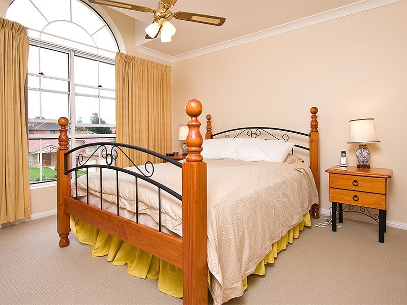 105 Oakhill Drive, Castle Hill NSW 2154