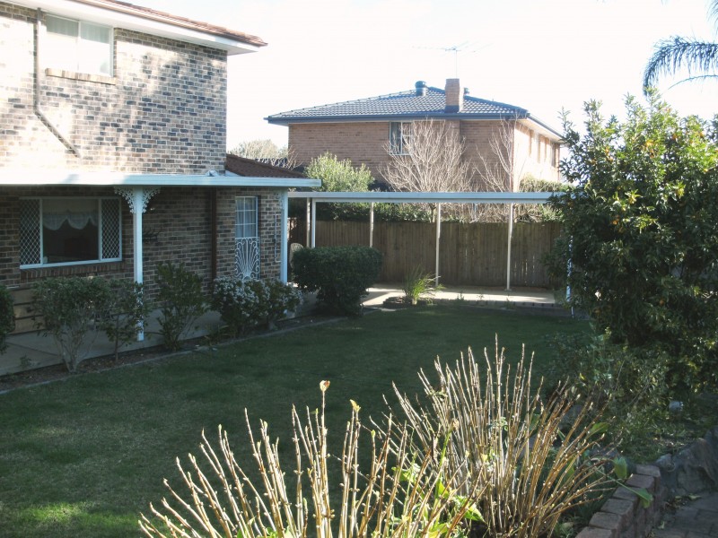 8 Squire Pl, Castle Hill NSW 2154