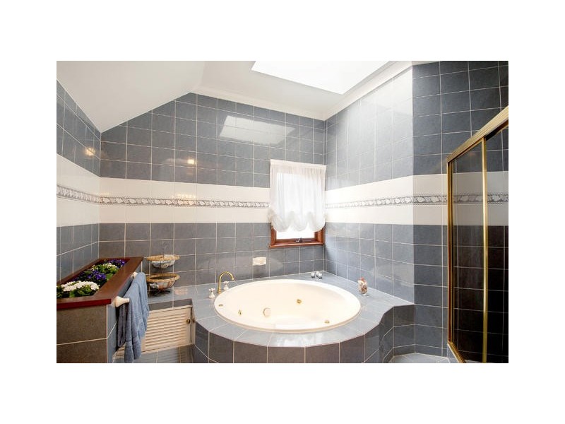 6 Corella Crt, West Pennant Hills NSW 2125