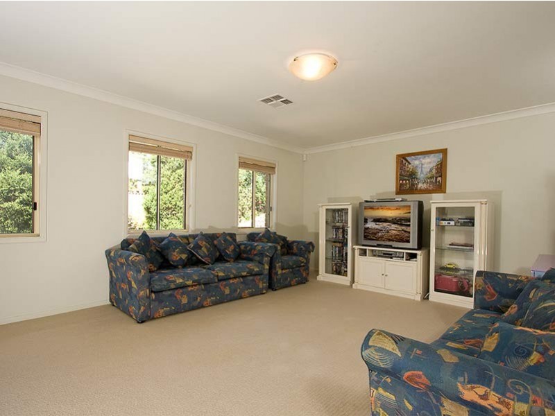 87 Thomas Wilksinson, Dural NSW 2158