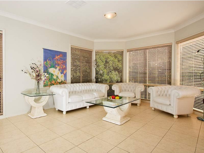 87 Thomas Wilksinson, Dural NSW 2158