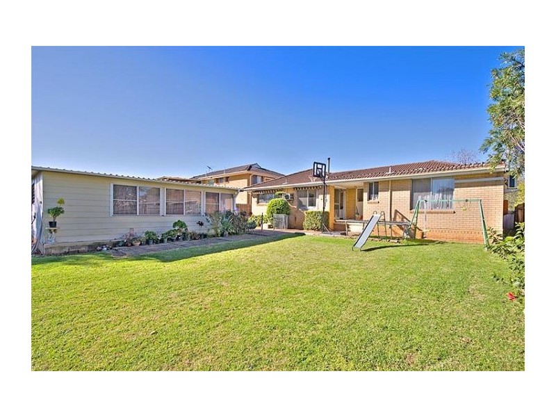 83 Merindah Road, Baulkham Hills NSW 2153