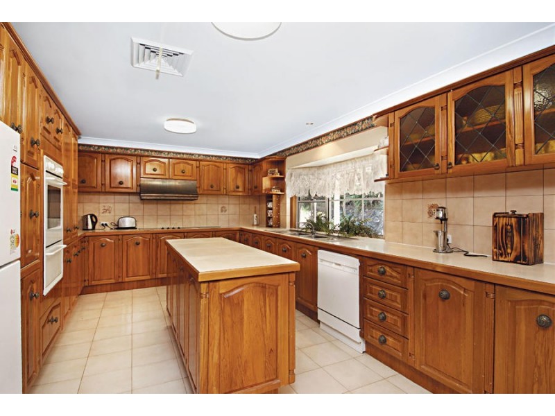 17 Cheltenham Close, Castle Hill NSW 2154