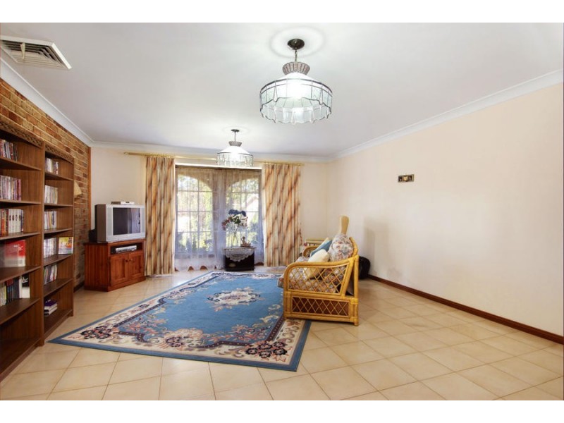 17 Cheltenham Close, Castle Hill NSW 2154