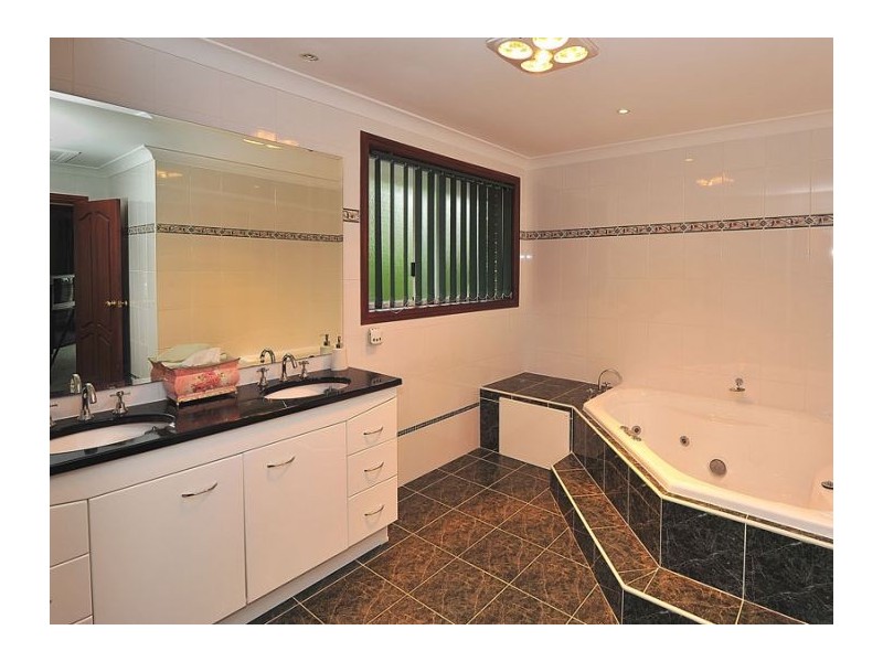 27 Mountain View Crescent, West Pennant Hills NSW 2125