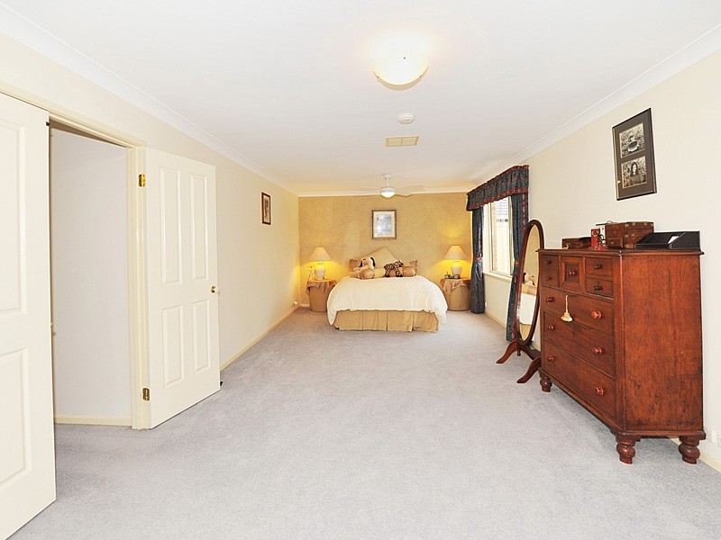 19 Hadlow Close, Beaumont Hills NSW 2155