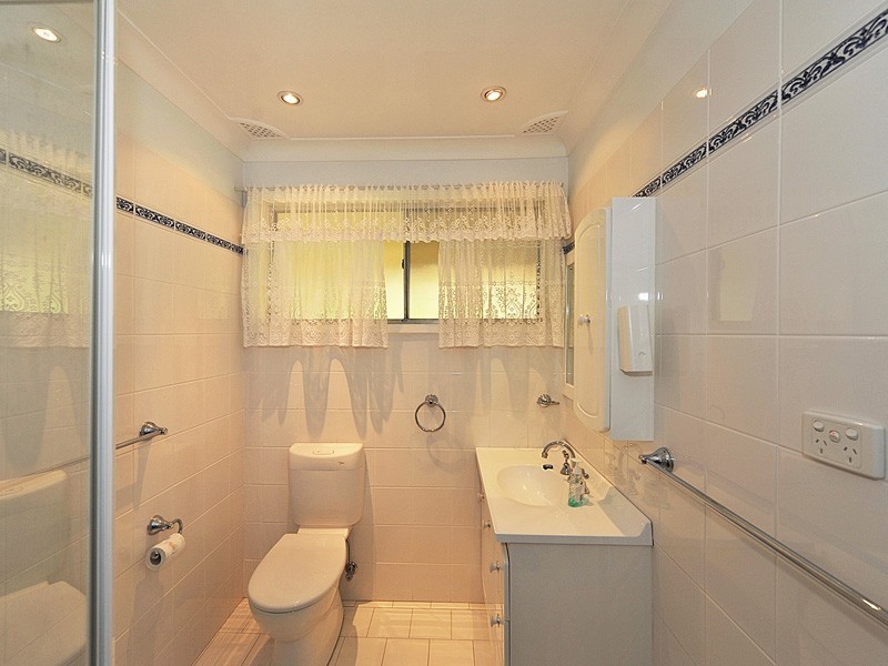 2 Kira Avenue, Northmead NSW 2152