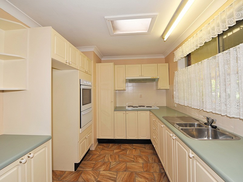 2 Kira Avenue, Northmead NSW 2152