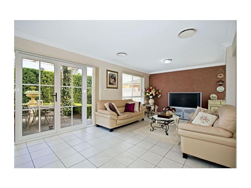 6 Morgan Place, Beaumont Hills NSW 2155