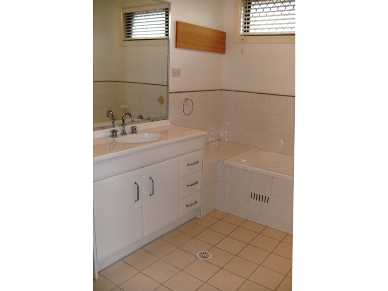 33 Robert Rd, Cherrybrook NSW 2126