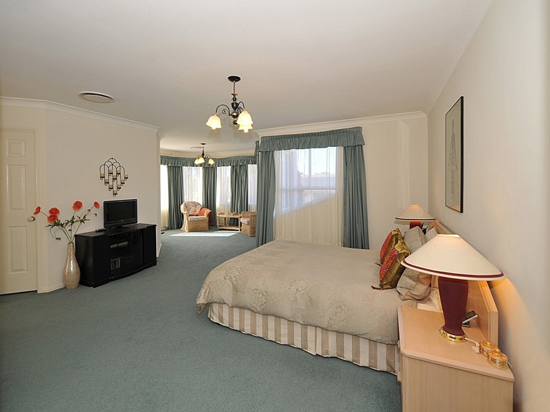 54 James Mileham Dr, Kellyville NSW 2155