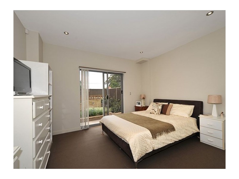 2/33 Cecil Avenue, Castle Hill NSW 2154