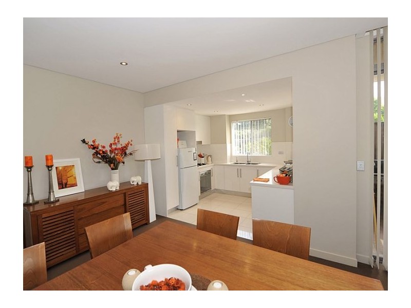 2/33 Cecil Avenue, Castle Hill NSW 2154