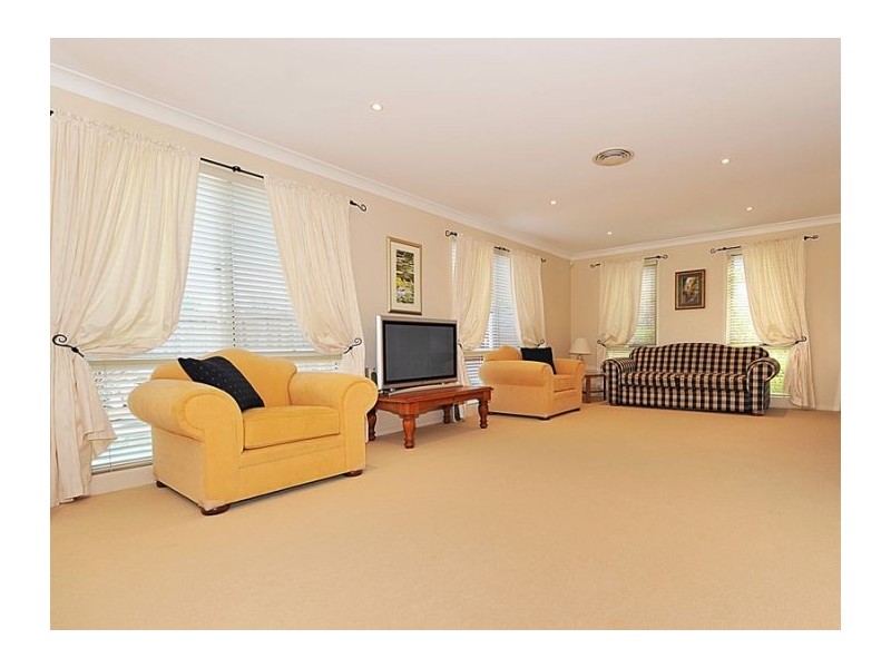 12 Oak Tree Gr, Kellyville NSW 2155