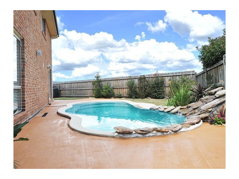 12 Oak Tree Gr, Kellyville NSW 2155