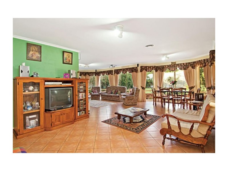 40 Carlisle Cres, Kellyville NSW 2155