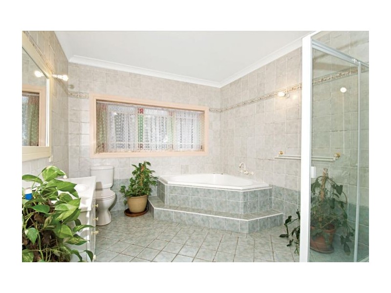 8 Williamtown Court, Glenhaven NSW 2156