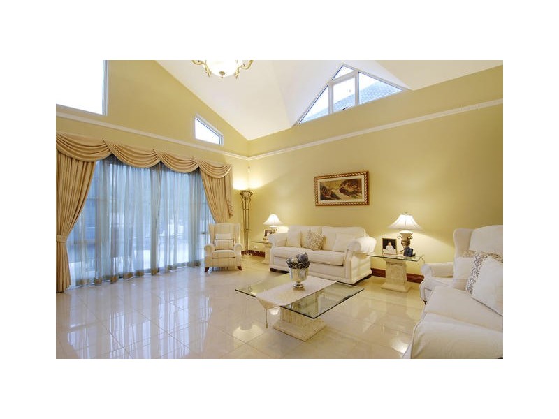 26 Wongajong Close, Castle Hill NSW 2154