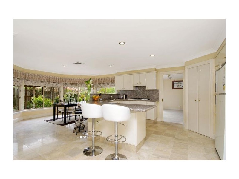 10 Lyneham Place, West Pennant Hills NSW 2125