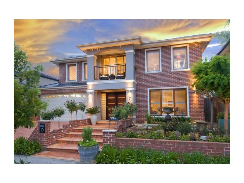 7 Honeyeater Cres, Beaumont Hills NSW 2155