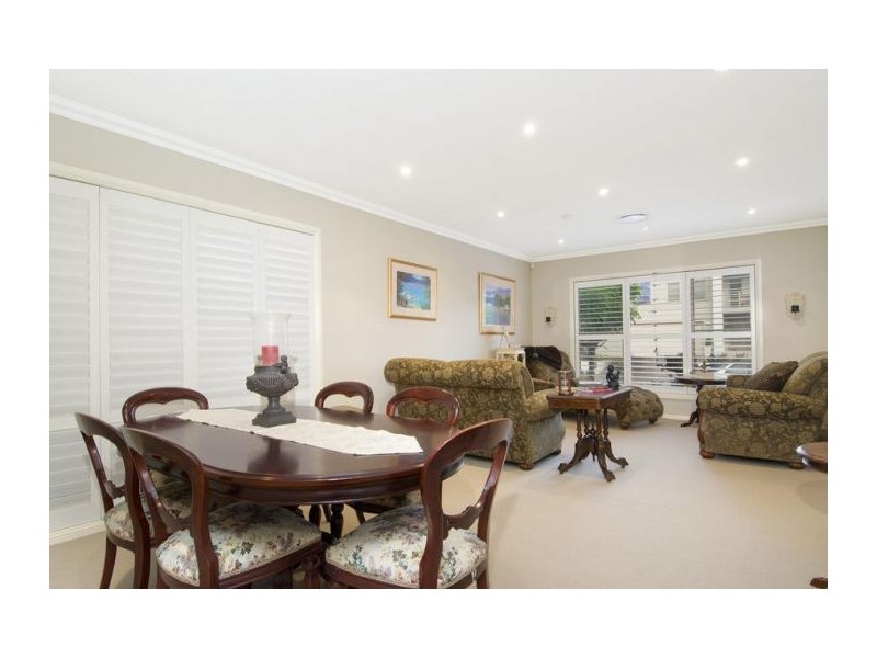 7 Honeyeater Cres, Beaumont Hills NSW 2155
