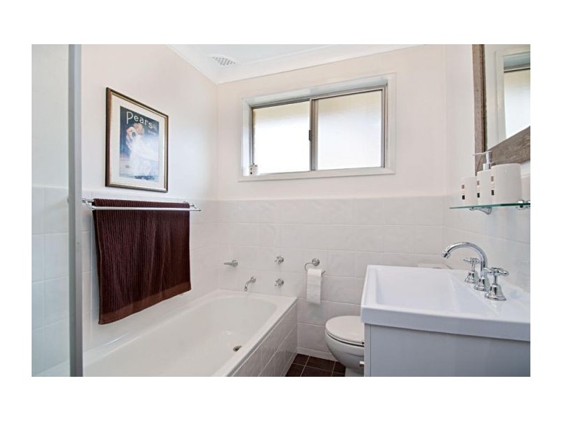 40 Glanmire RD, Baulkham Hills NSW 2153