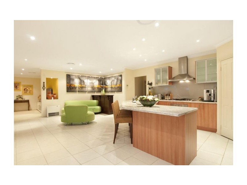 6 Fox Place, Beaumont Hills NSW 2155