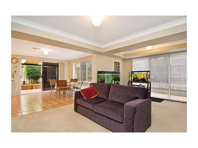 10 Arnold Janssen Drive, Beaumont Hills NSW 2155