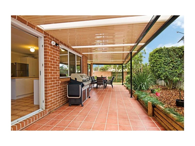 10 Arnold Janssen Drive, Beaumont Hills NSW 2155