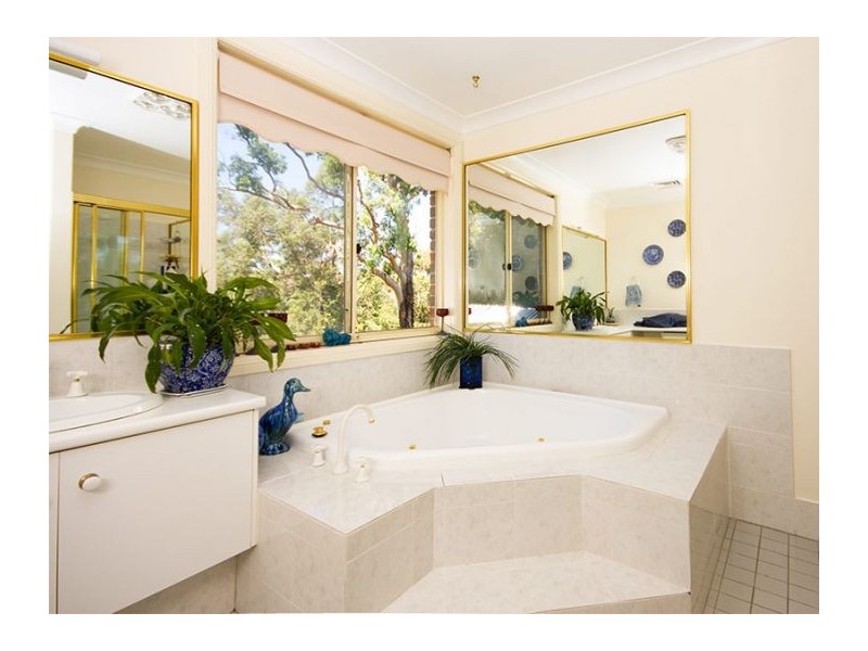 32 Fallon Dr, Dural NSW 2158