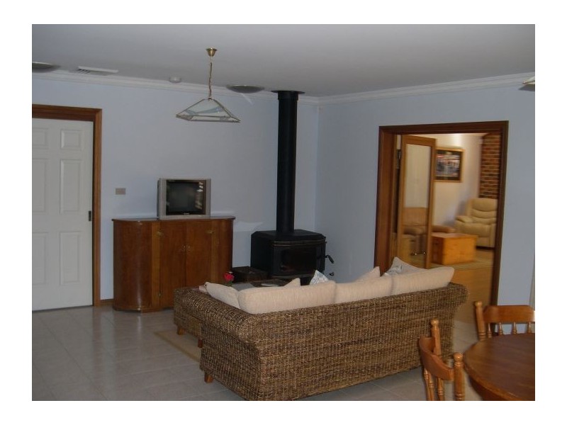 18 Harlech Crt, Castle Hill NSW 2154