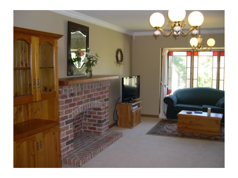 18 Harlech Crt, Castle Hill NSW 2154