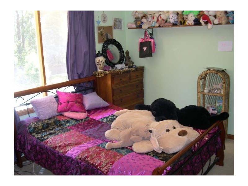 18 Harlech Crt, Castle Hill NSW 2154